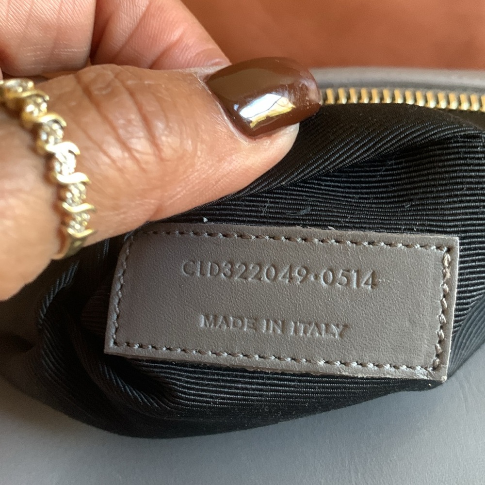 Saint Laurent Gray Leather Women's Bag - Picture 10 of 17